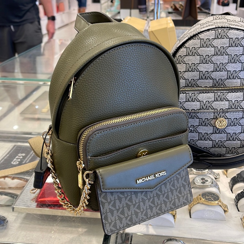 MICHAEL KORS
Maisie Extra-Small Pebbled Leather 2-in-1 Backpack
Olive 
NWT